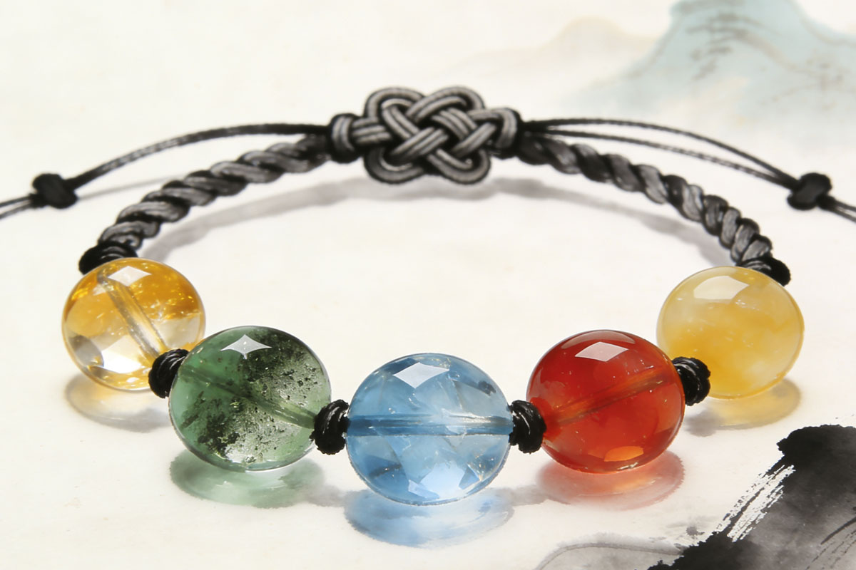What are the benefits of wearing a crystal bracelet? A Dual Gift of Natural Energy and Aesthetics